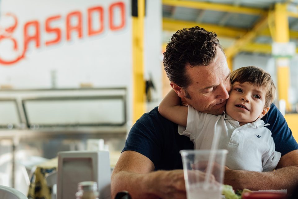 Documentary family photographer in Mexico, Day in the Life session (9)