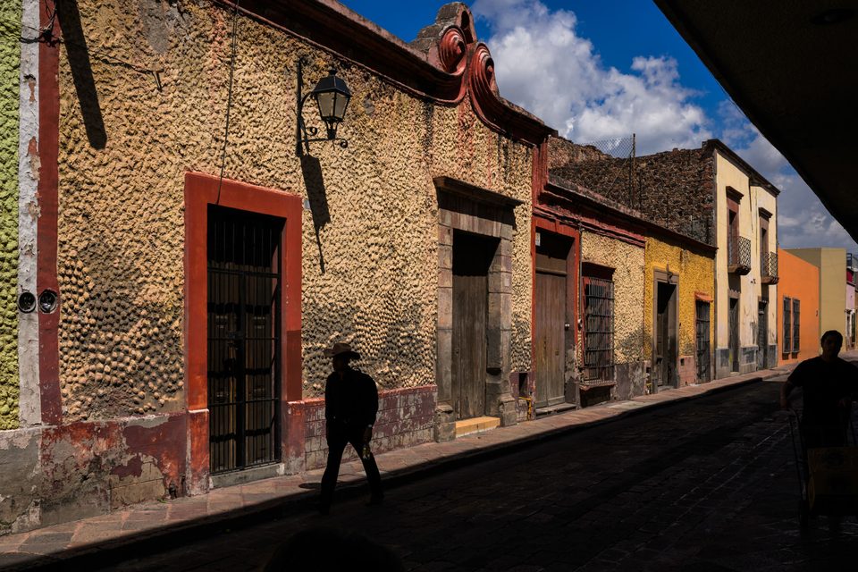 Street photography in Mexico by Dennis Berti (37)