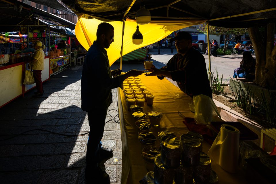 Street photography in Mexico by Dennis Berti (21)