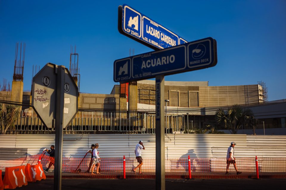 Street photography in Mexico by Dennis Berti (51)