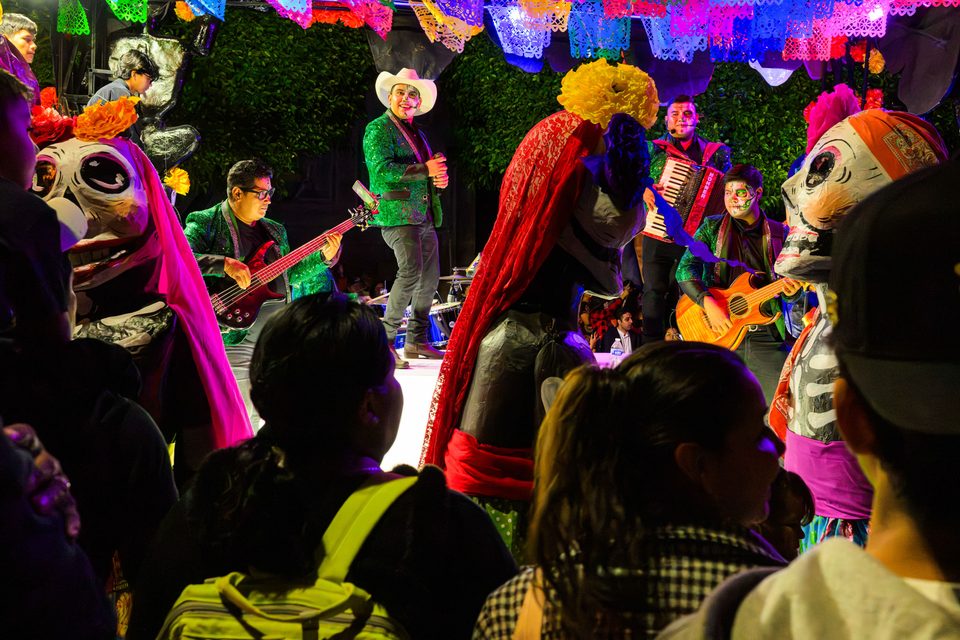 Mexican traditions and celebrations, documentary photography by Dennis Berti (43)